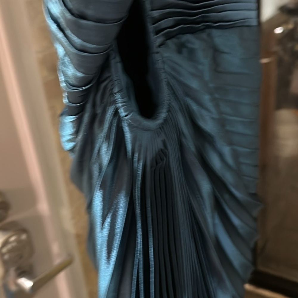 Teal Ruched Dress - Picture 2 of 4